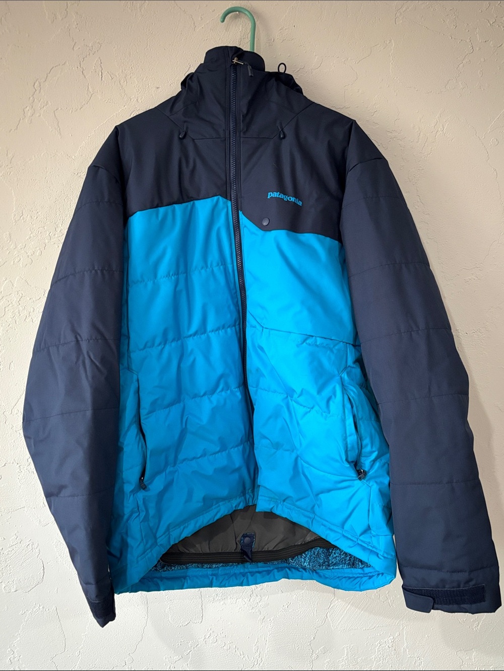 Patagonia Men's Two-Tone Blue Insulated Hooded Puffer Ski Jacket - Picture 1 of 4